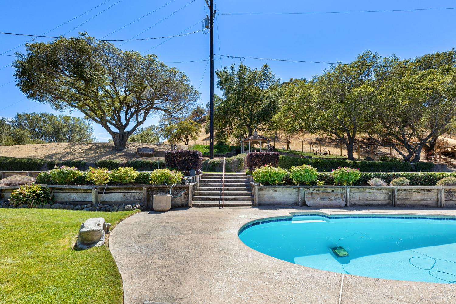 Detail Gallery Image 5 of 64 For 1850 Cravea Ln, Fairfield,  CA 94534 - 5 Beds | 2/1 Baths