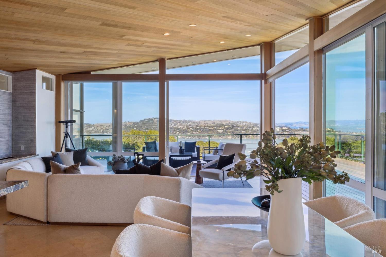 Detail Gallery Image 16 of 66 For 15 Prospect Ave, Sausalito,  CA 94965 - 3 Beds | 3/2 Baths