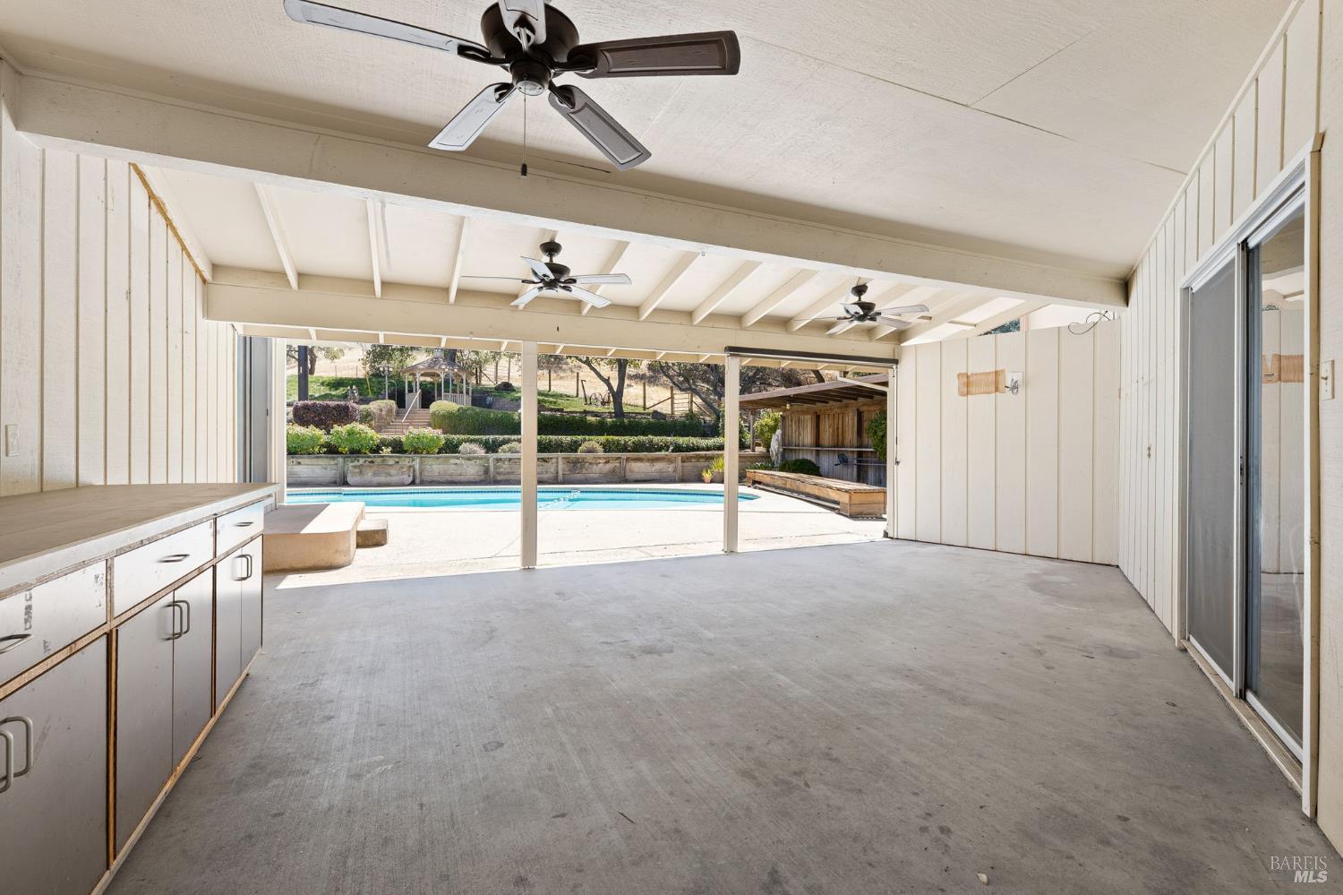 Detail Gallery Image 44 of 64 For 1850 Cravea Ln, Fairfield,  CA 94534 - 5 Beds | 2/1 Baths