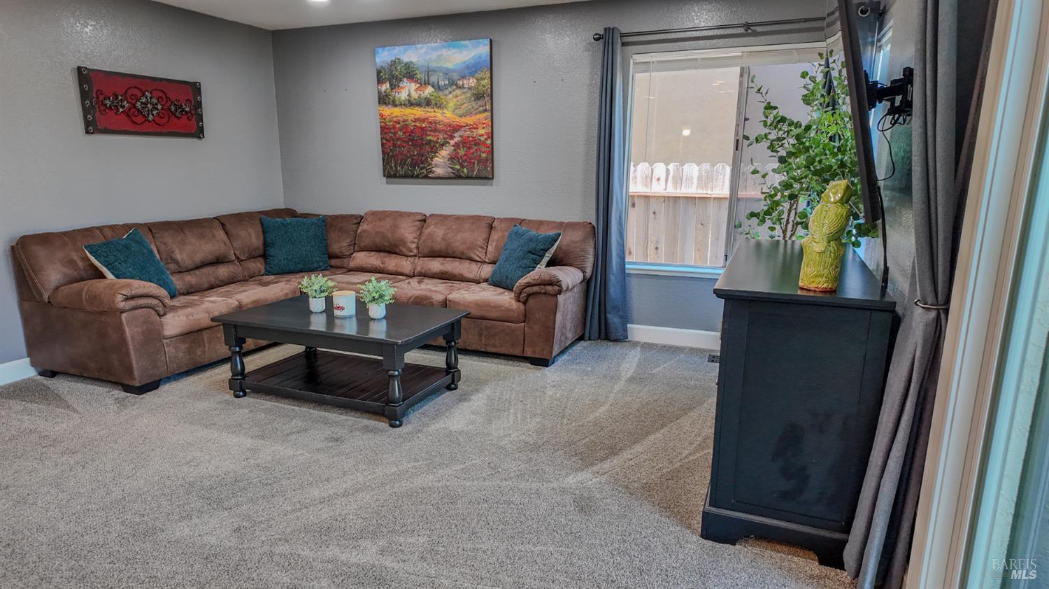 Detail Gallery Image 14 of 42 For 1124 Capistrano Ct, Fairfield,  CA 94534 - 4 Beds | 2/1 Baths