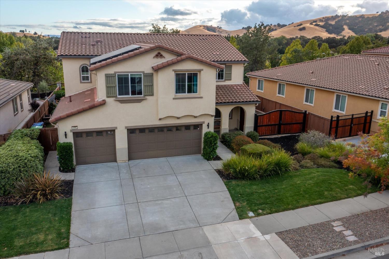 Detail Gallery Image 3 of 43 For 1391 Couples Cir, Fairfield,  CA 94533 - 5 Beds | 3 Baths