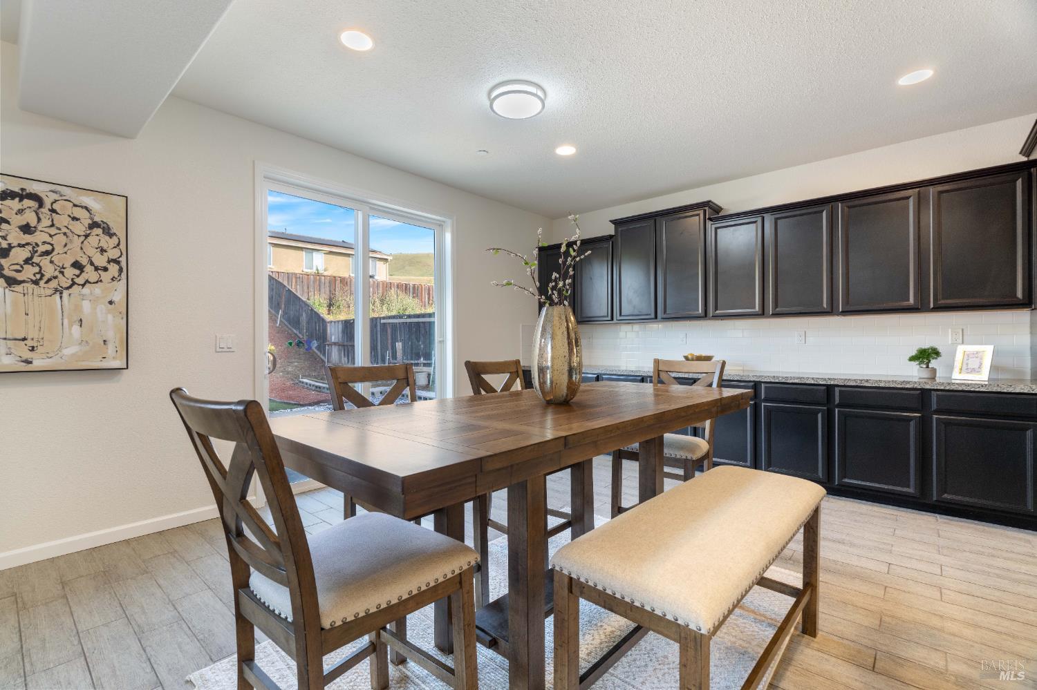 Detail Gallery Image 14 of 57 For 2326 Ray Venning Ct, Fairfield,  CA 94533 - 4 Beds | 3/1 Baths