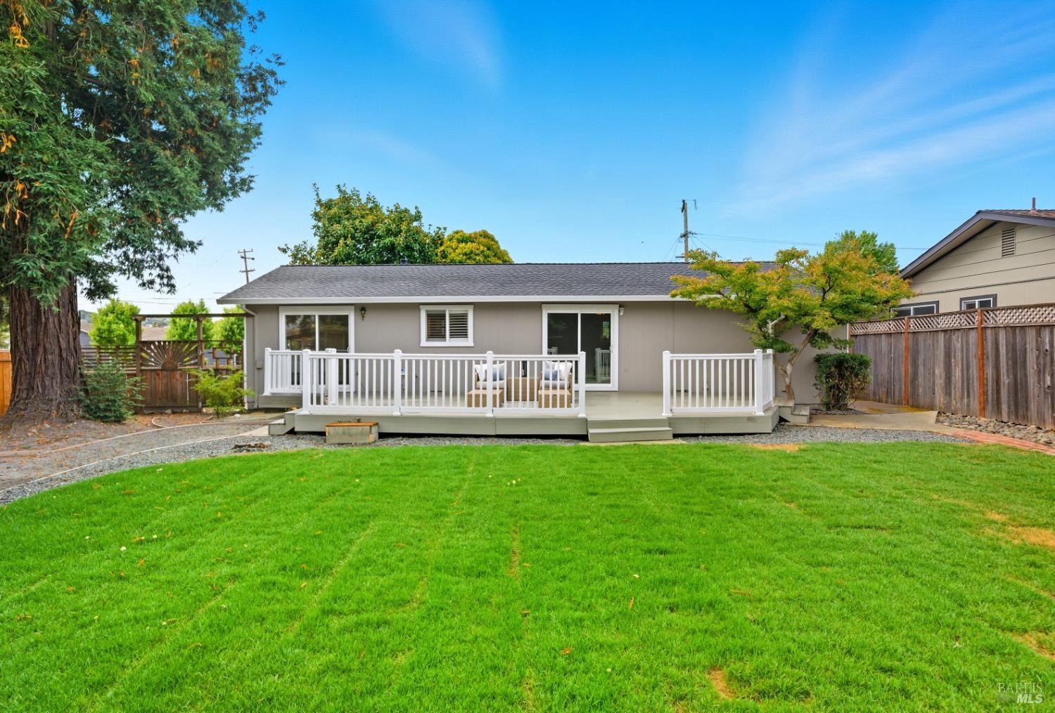 Detail Gallery Image 17 of 23 For 637 Saint Francis Dr, Petaluma,  CA 94954 - 3 Beds | 1 Baths