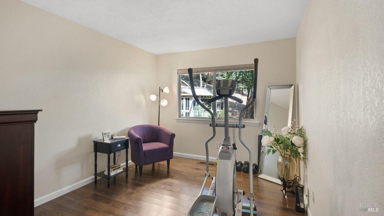 Detail Gallery Image 31 of 42 For 170 Wild Horse Valley Dr, Novato,  CA 94947 - 5 Beds | 2/1 Baths