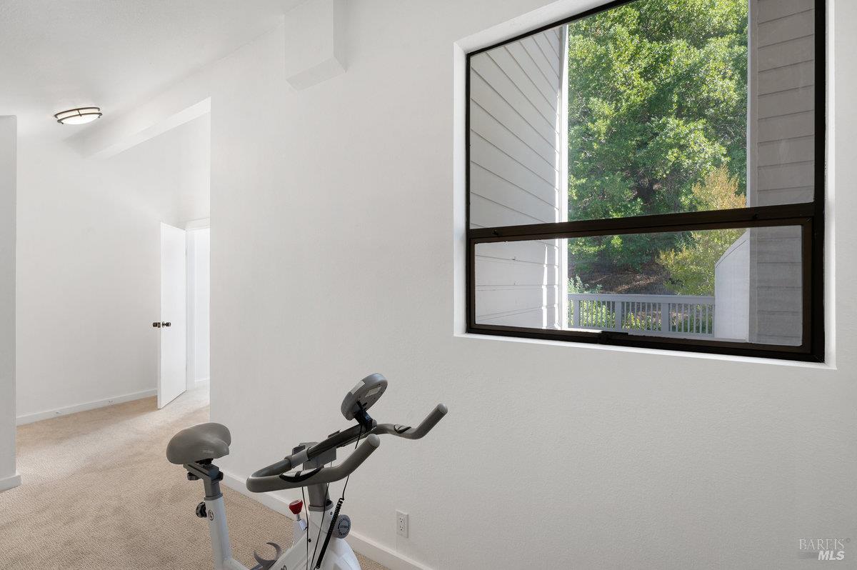 Detail Gallery Image 27 of 32 For 154 Professional Center Pkwy, San Rafael,  CA 94903 - 3 Beds | 2/1 Baths