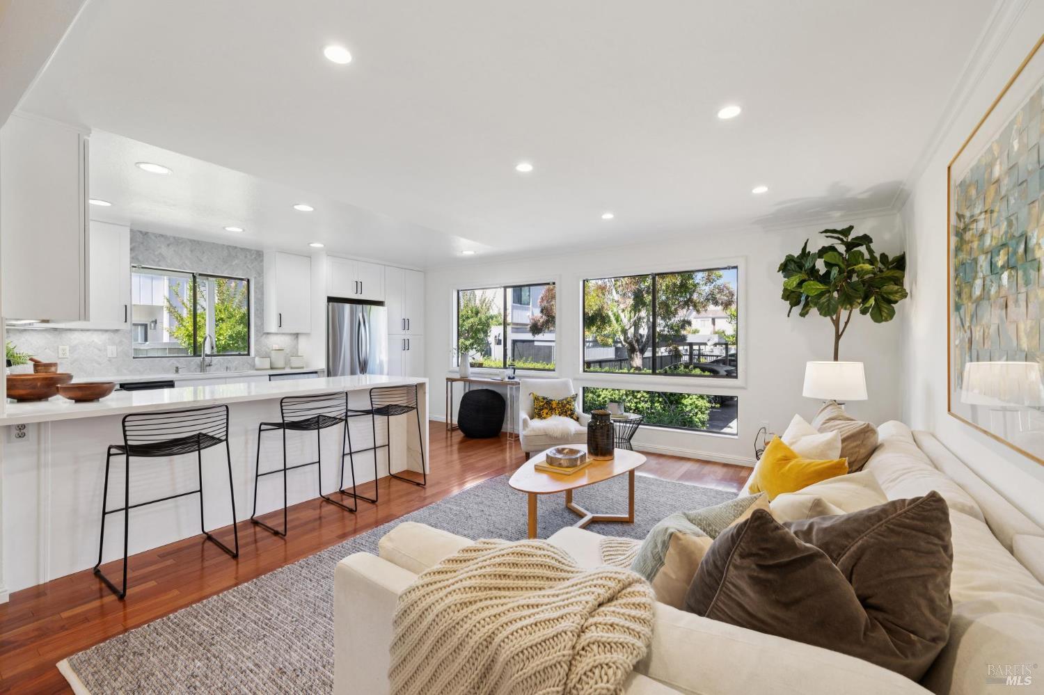 Detail Gallery Image 13 of 40 For 54 Sandpiper Cir, Corte Madera,  CA 94925 - 3 Beds | 2/1 Baths