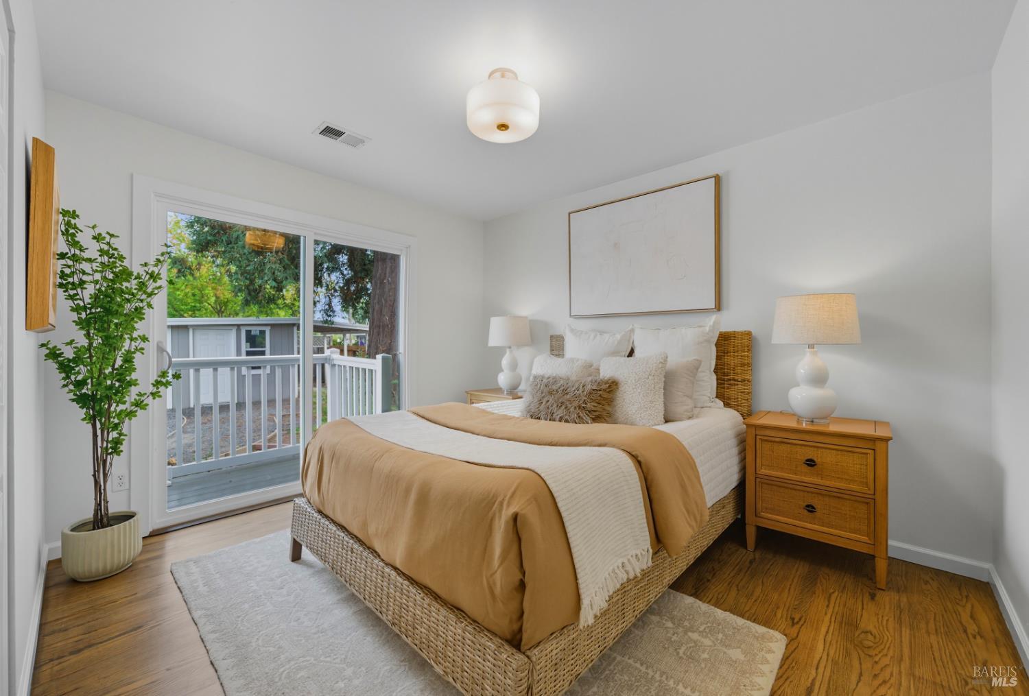 Detail Gallery Image 12 of 23 For 637 Saint Francis Dr, Petaluma,  CA 94954 - 3 Beds | 1 Baths