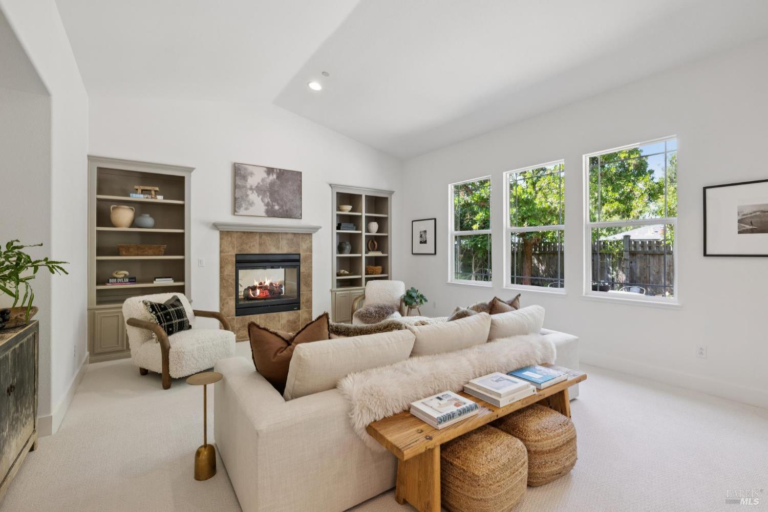 Detail Gallery Image 20 of 49 For 221 Spindle Ct, San Rafael,  CA 94903 - 4 Beds | 4 Baths