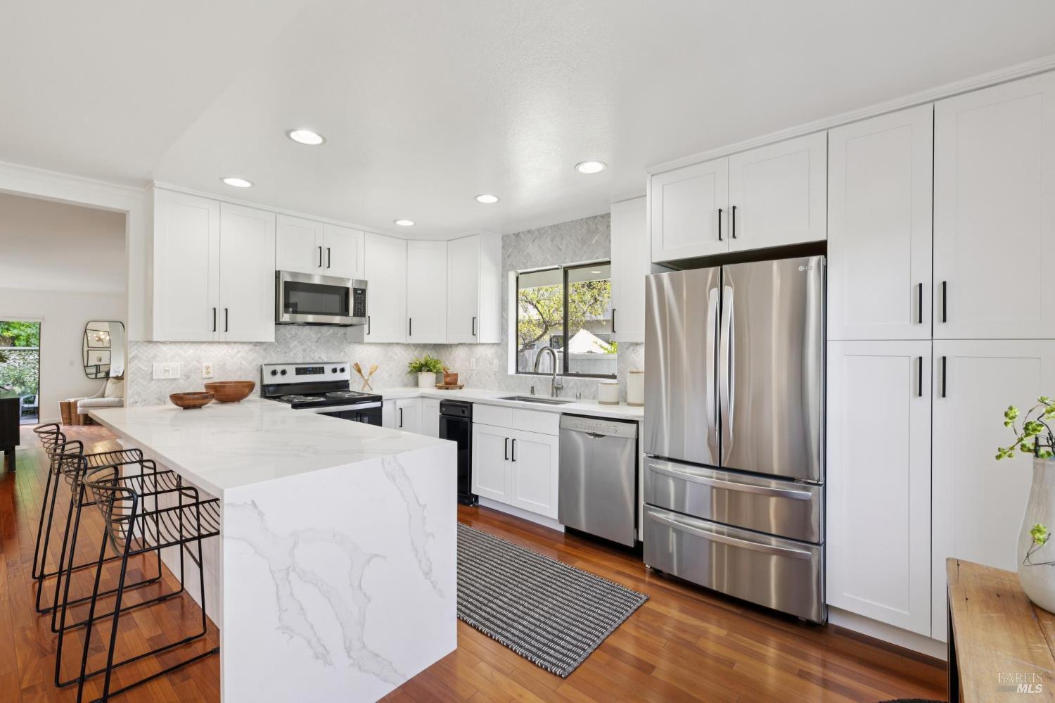 Detail Gallery Image 17 of 40 For 54 Sandpiper Cir, Corte Madera,  CA 94925 - 3 Beds | 2/1 Baths