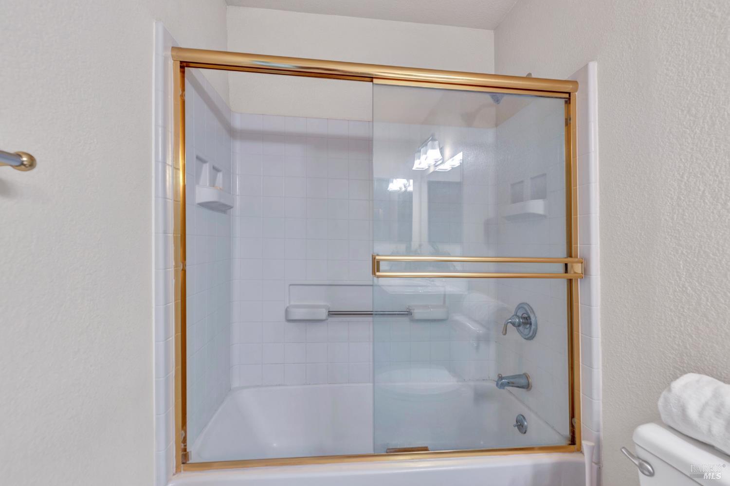 Detail Gallery Image 37 of 46 For 557 Willow Ct, Benicia,  CA 94510 - 2 Beds | 2/1 Baths