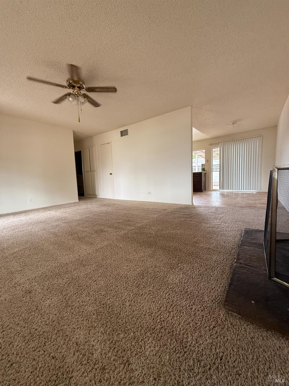 Detail Gallery Image 4 of 17 For 137 Edwin Dr, Vacaville,  CA 95687 - 3 Beds | 2 Baths