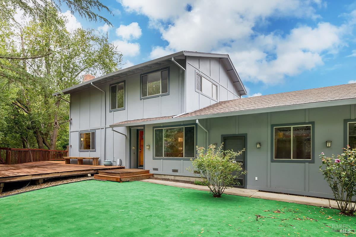 Detail Gallery Image 2 of 23 For 3 Glen Dr, Fairfax,  CA 94930 - 3 Beds | 2/1 Baths