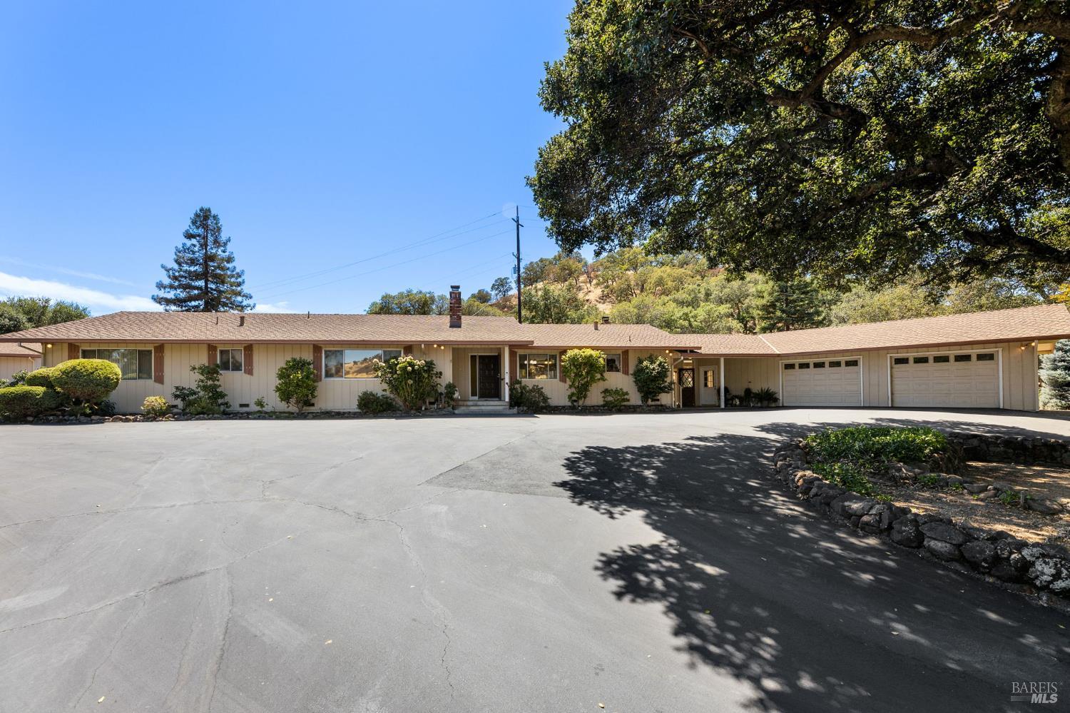 Detail Gallery Image 15 of 64 For 1850 Cravea Ln, Fairfield,  CA 94534 - 5 Beds | 2/1 Baths