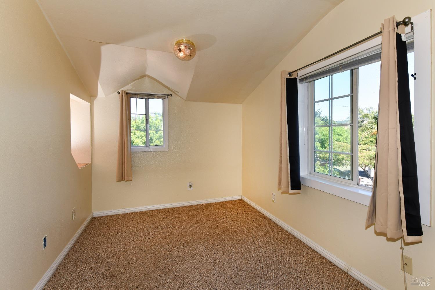 Detail Gallery Image 24 of 30 For 1215 Rutledge Ave, Santa Rosa,  CA 95404 - 4 Beds | 2 Baths