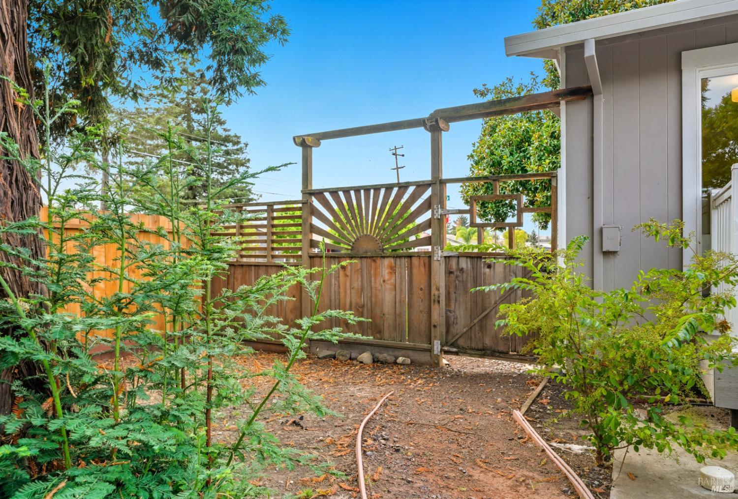 Detail Gallery Image 21 of 23 For 637 Saint Francis Dr, Petaluma,  CA 94954 - 3 Beds | 1 Baths