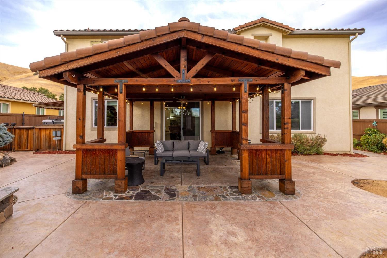 Detail Gallery Image 30 of 43 For 1391 Couples Cir, Fairfield,  CA 94533 - 5 Beds | 3 Baths