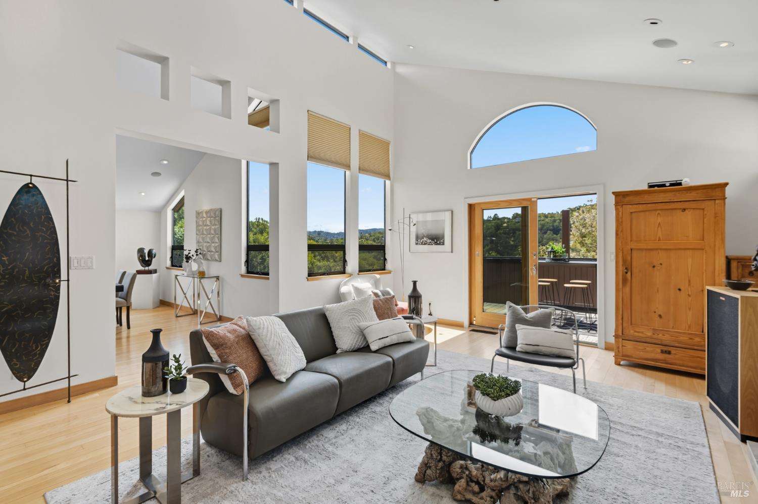 Detail Gallery Image 6 of 63 For 103 Holstein Rd, San Anselmo,  CA 94960 - 3 Beds | 2/1 Baths