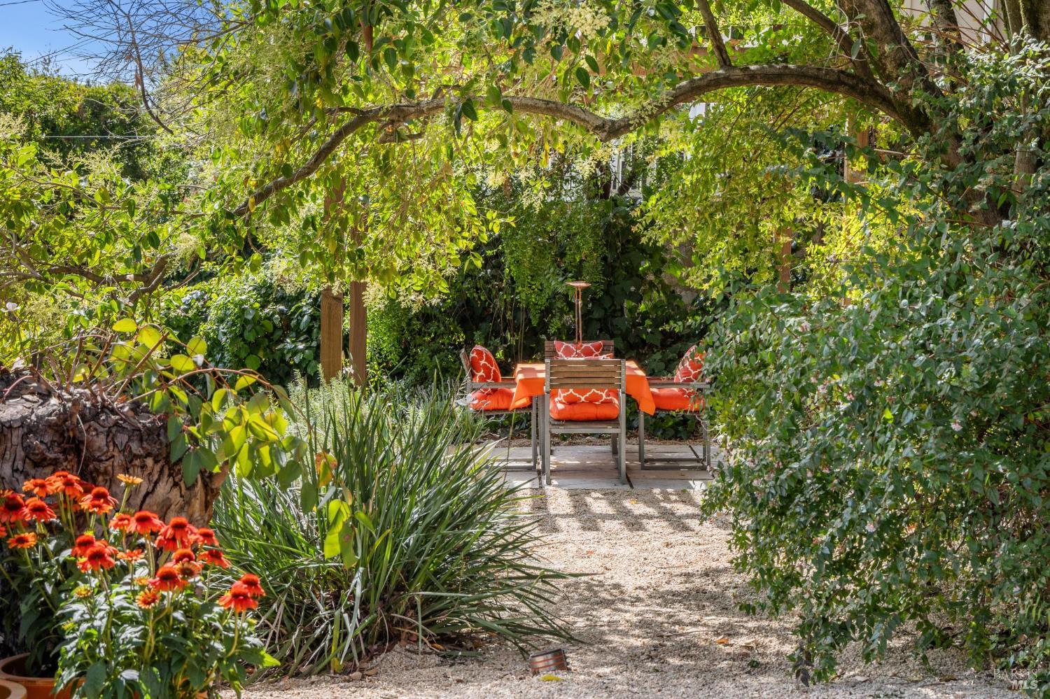 Detail Gallery Image 31 of 38 For 102 Marina Court Dr, San Rafael,  CA 94901 - 4 Beds | 3 Baths