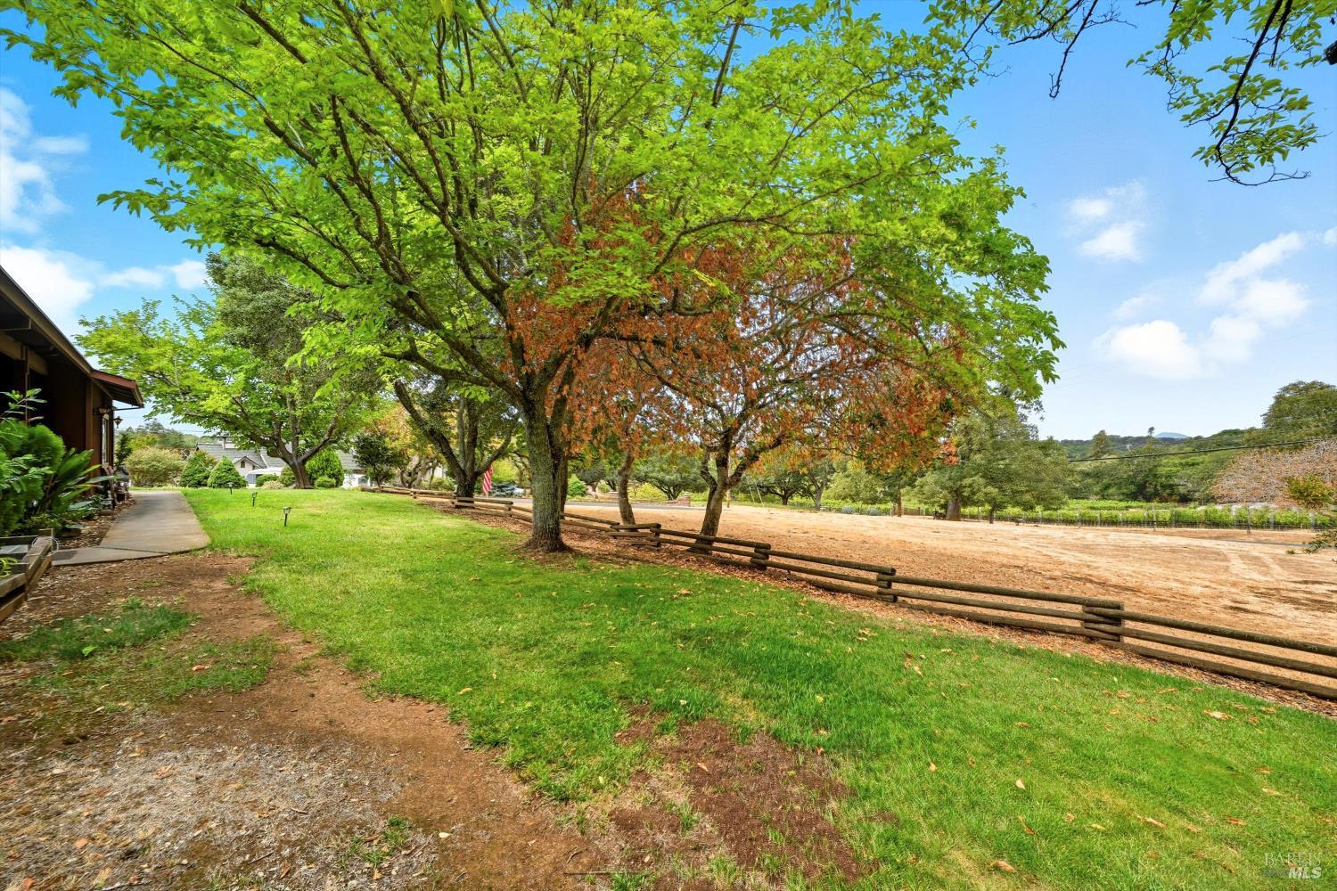Detail Gallery Image 3 of 28 For 4295 E 3rd Ave, Napa,  CA 94558 - 3 Beds | 2 Baths