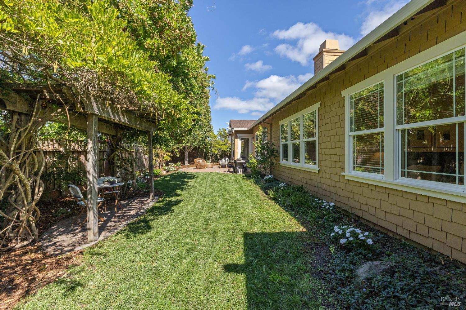 Detail Gallery Image 40 of 49 For 221 Spindle Ct, San Rafael,  CA 94903 - 4 Beds | 4 Baths