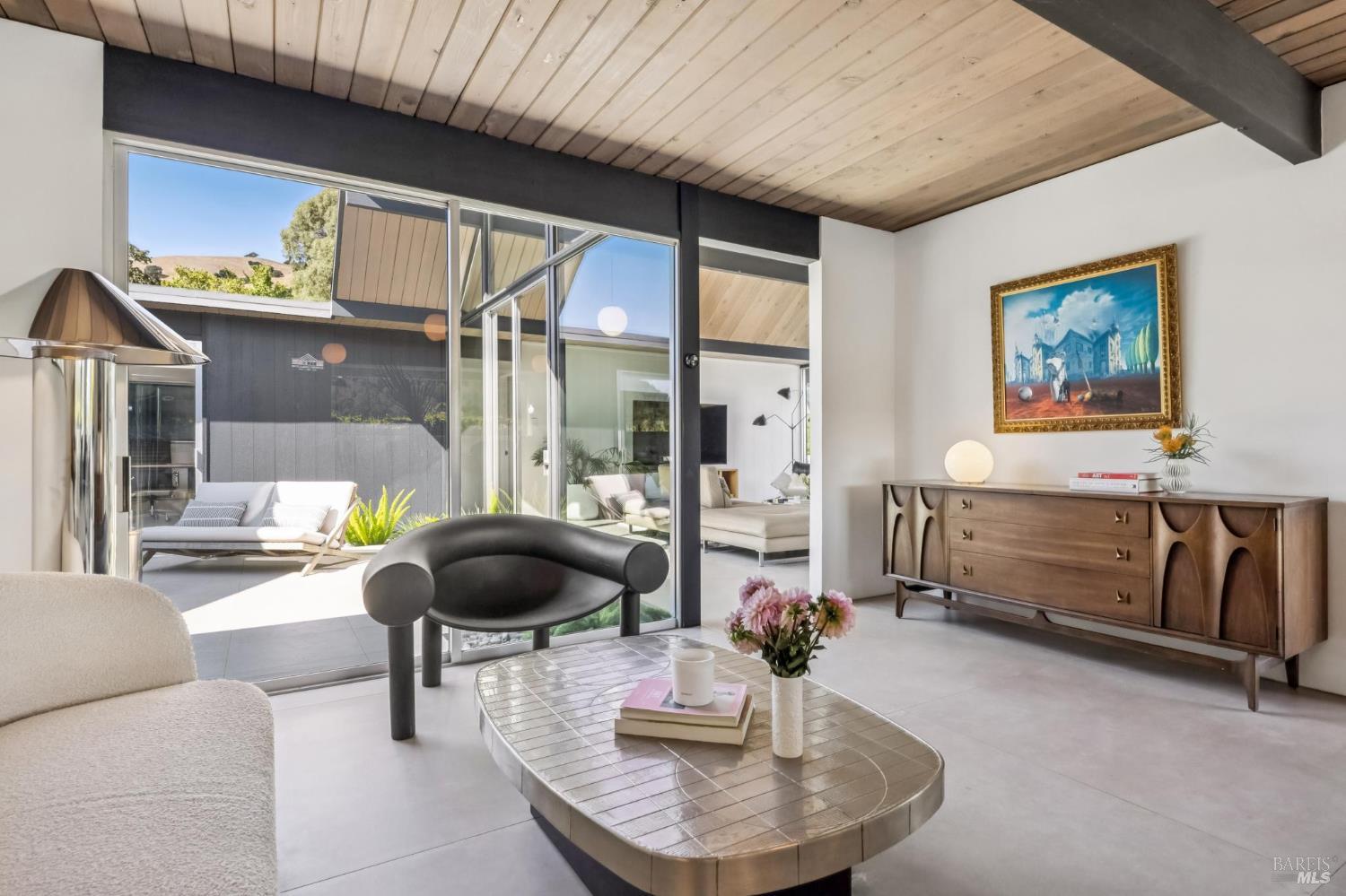 Detail Gallery Image 24 of 53 For 20 Mount Diablo Cir, San Rafael,  CA 94903 - 5 Beds | 2 Baths