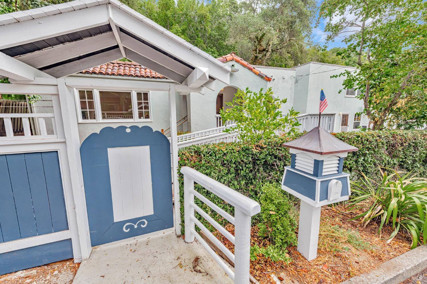 Detail Gallery Image 3 of 50 For 174 Bothin Rd, Fairfax,  CA 94930 - 4 Beds | 3 Baths