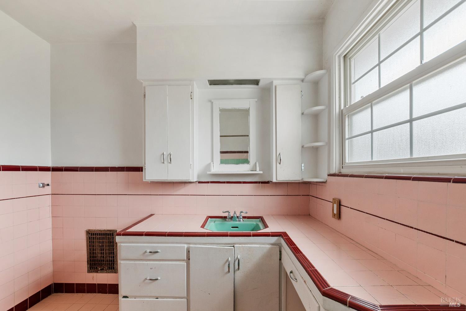 Detail Gallery Image 21 of 34 For 2640 Old Sonoma Rd, Napa,  CA 94558 - 2 Beds | 1 Baths