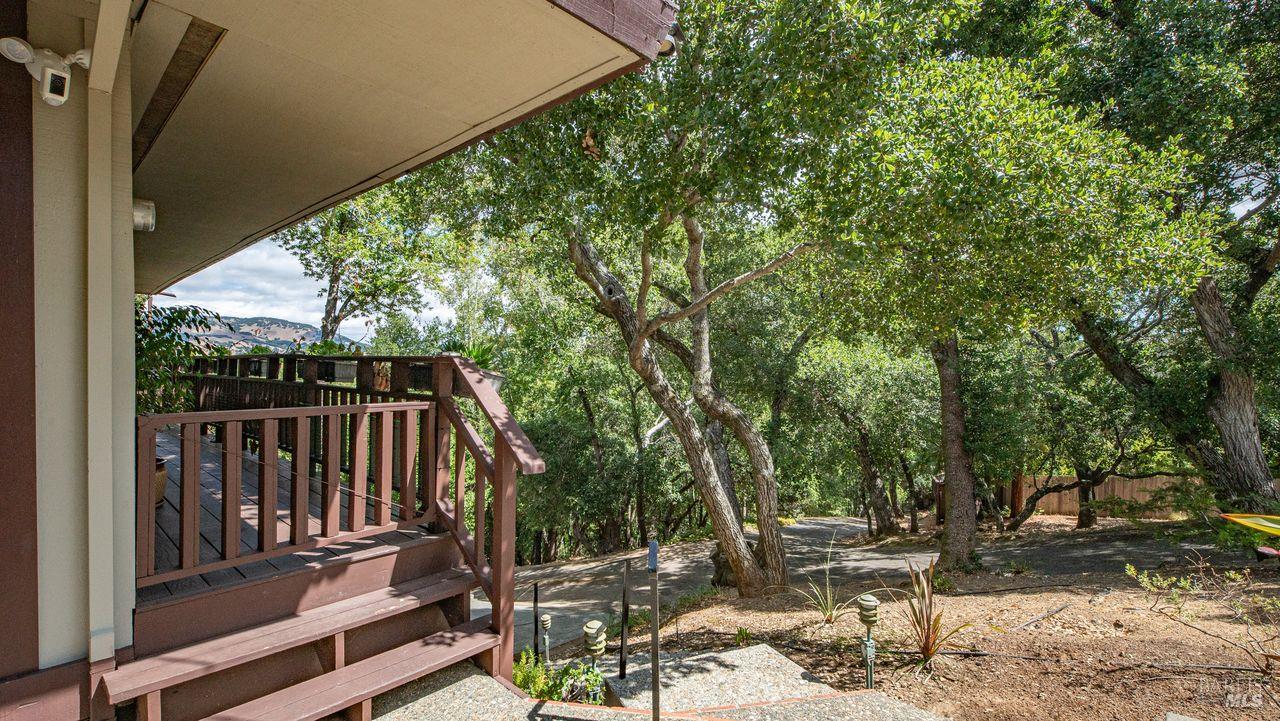 Detail Gallery Image 2 of 42 For 170 Wild Horse Valley Dr, Novato,  CA 94947 - 5 Beds | 2/1 Baths