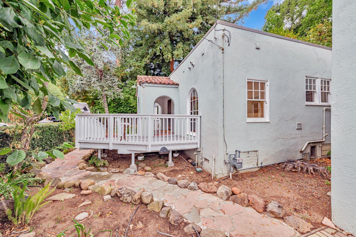 Detail Gallery Image 4 of 50 For 174 Bothin Rd, Fairfax,  CA 94930 - 4 Beds | 3 Baths