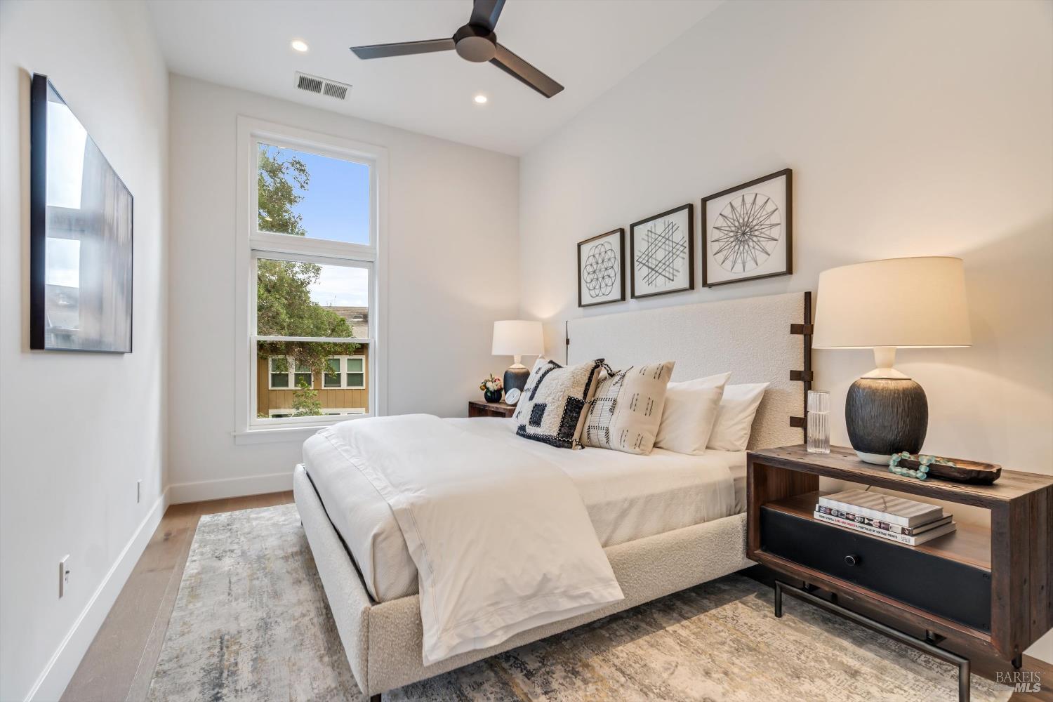 Detail Gallery Image 14 of 30 For 532 Grove St, Healdsburg,  CA 95448 - 2 Beds | 1/1 Baths