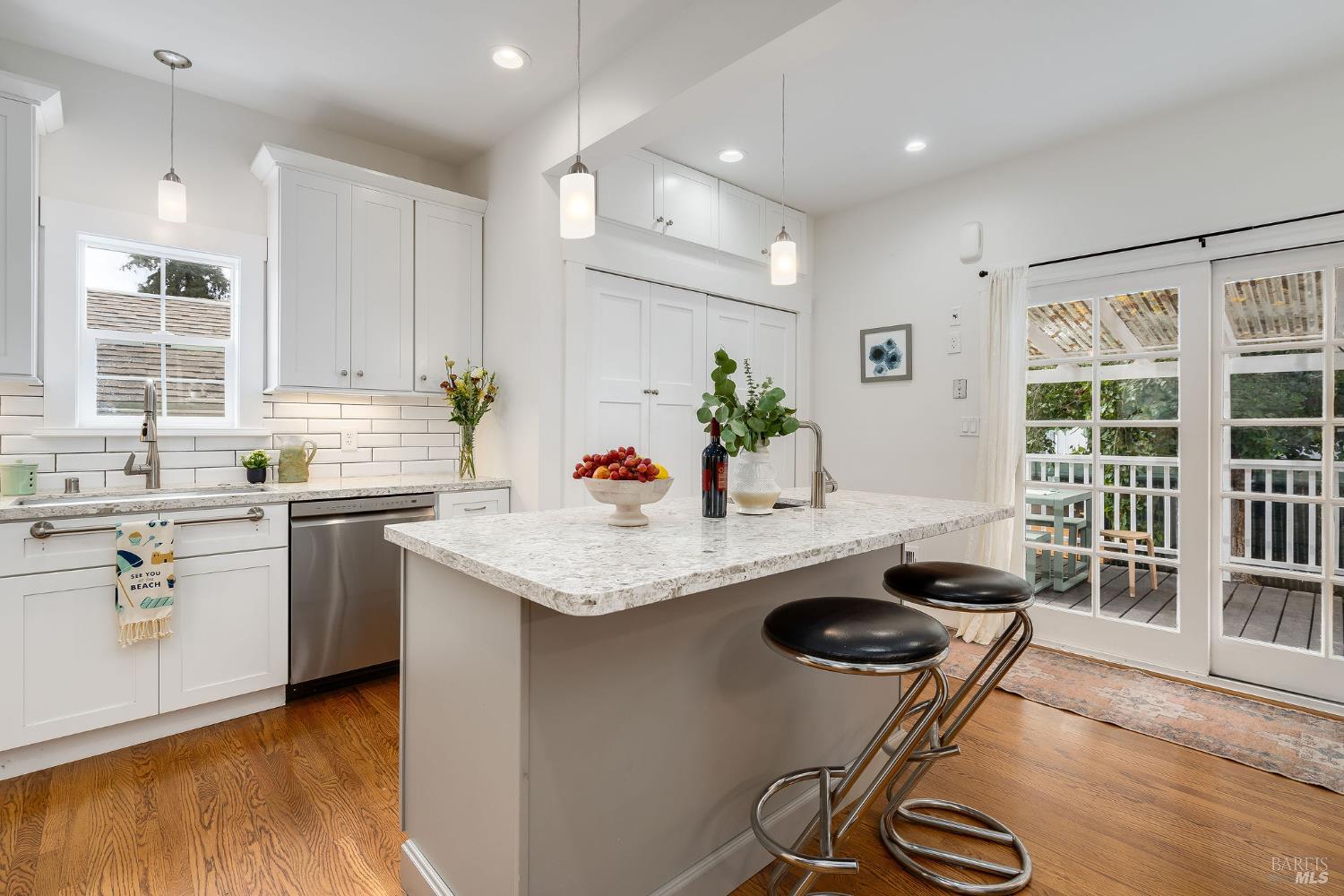 Detail Gallery Image 16 of 52 For 3009 Humboldt Ave, Oakland,  CA 94602 - 5 Beds | 2 Baths