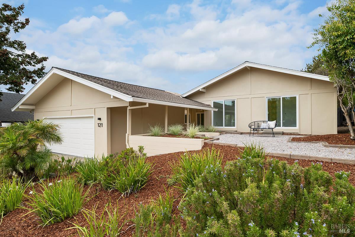 Detail Gallery Image 28 of 50 For 121 San Marino Dr, San Rafael,  CA 94901 - 3 Beds | 2 Baths