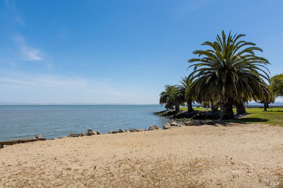 Detail Gallery Image 42 of 50 For 121 San Marino Dr, San Rafael,  CA 94901 - 3 Beds | 2 Baths