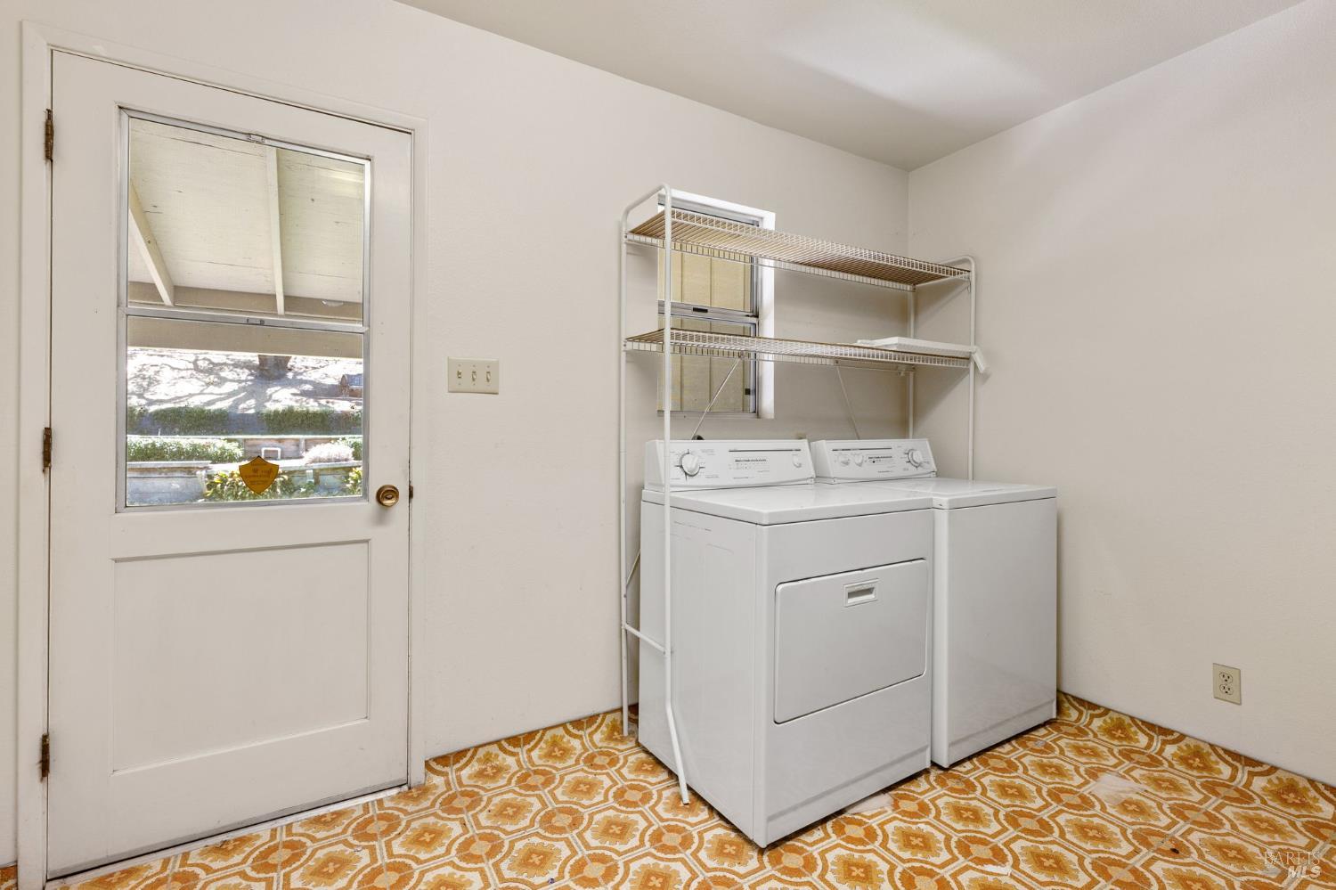 Detail Gallery Image 36 of 64 For 1850 Cravea Ln, Fairfield,  CA 94534 - 5 Beds | 2/1 Baths