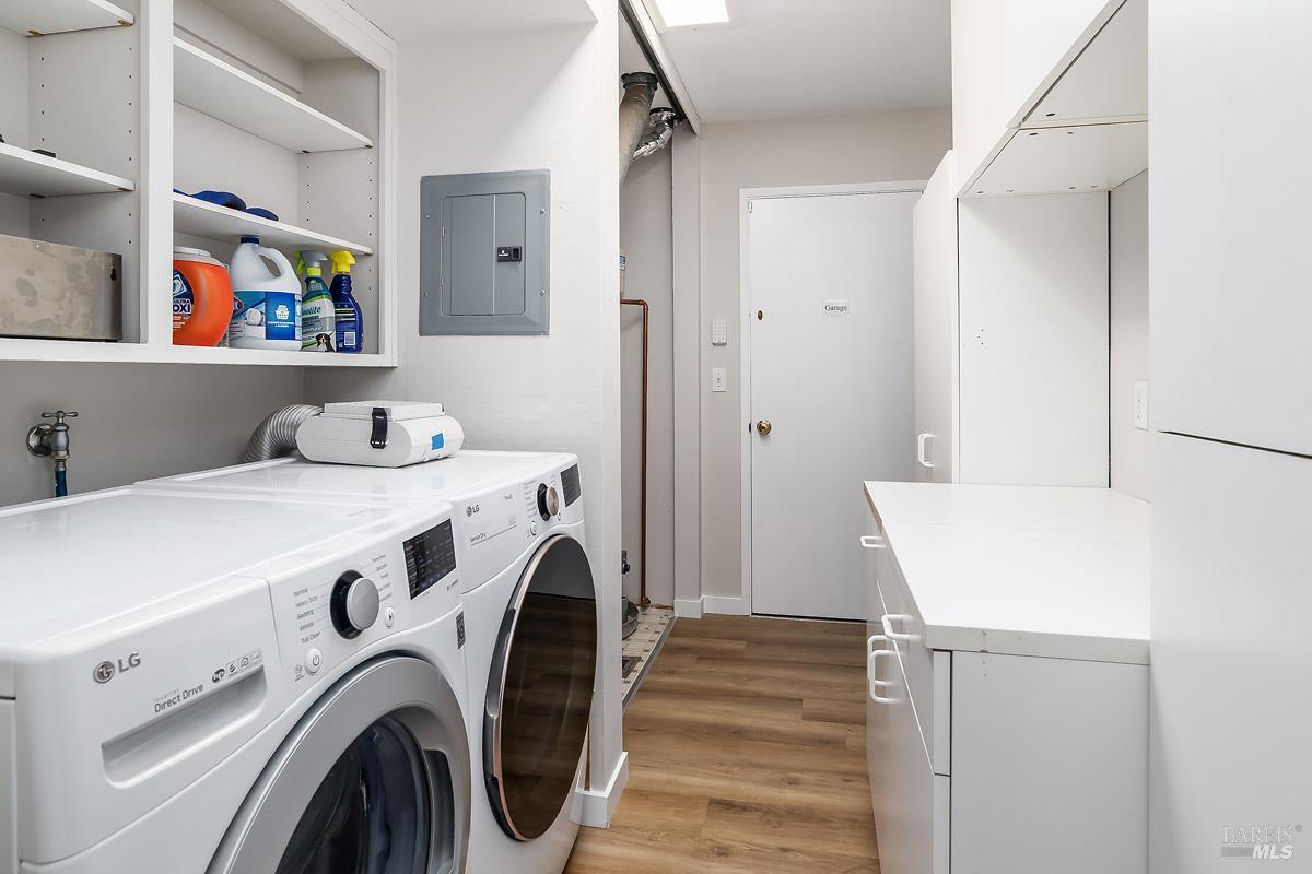 Detail Gallery Image 13 of 23 For 3 Glen Dr, Fairfax,  CA 94930 - 3 Beds | 2/1 Baths