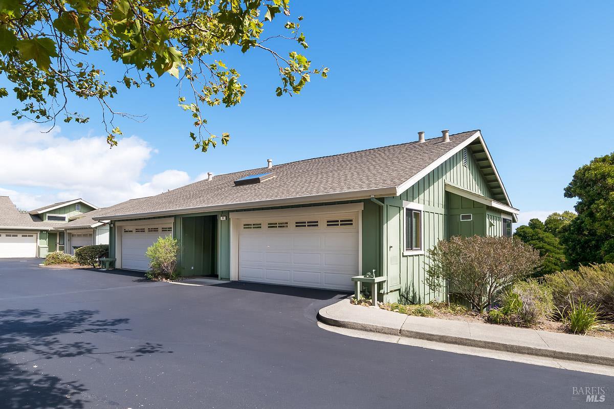 Detail Gallery Image 5 of 43 For 30 Toyon Ct, Corte Madera,  CA 94925 - 2 Beds | 2 Baths