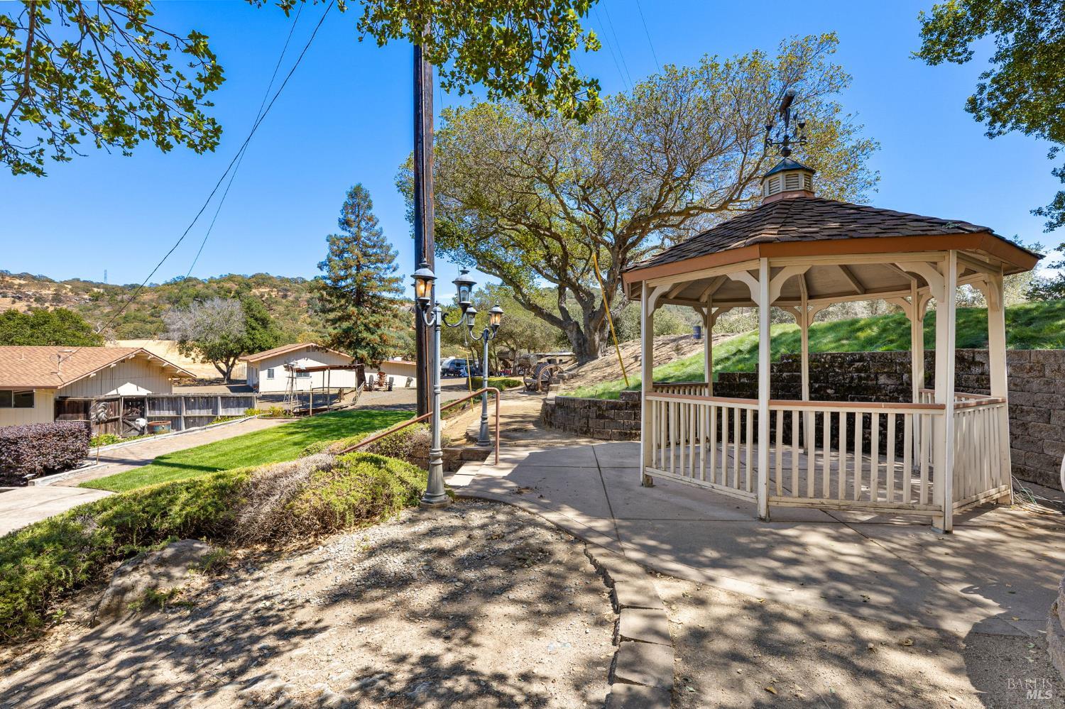 Detail Gallery Image 12 of 64 For 1850 Cravea Ln, Fairfield,  CA 94534 - 5 Beds | 2/1 Baths