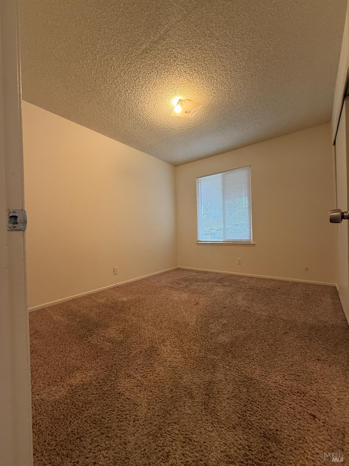 Detail Gallery Image 9 of 17 For 137 Edwin Dr, Vacaville,  CA 95687 - 3 Beds | 2 Baths