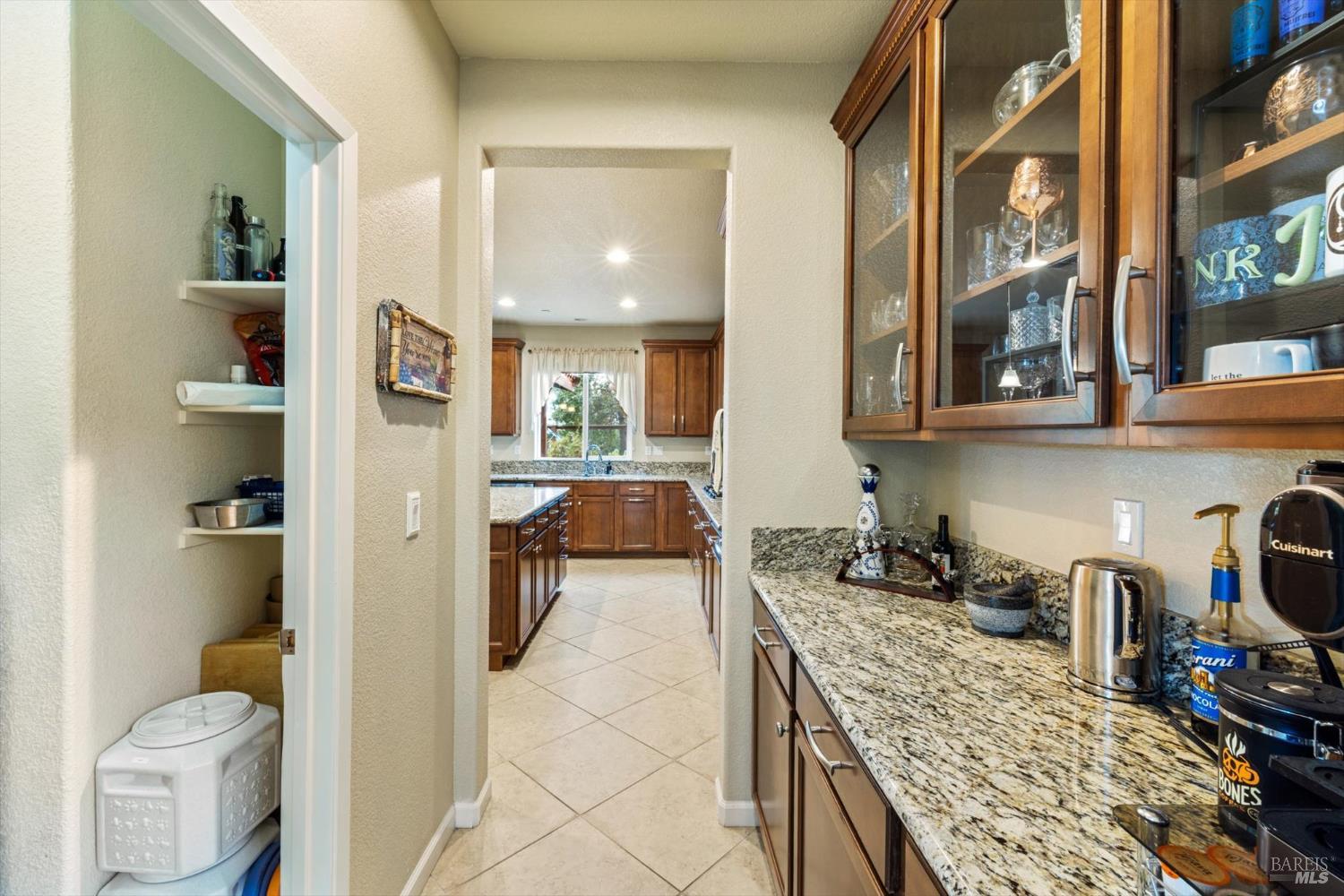 Detail Gallery Image 10 of 43 For 1391 Couples Cir, Fairfield,  CA 94533 - 5 Beds | 3 Baths