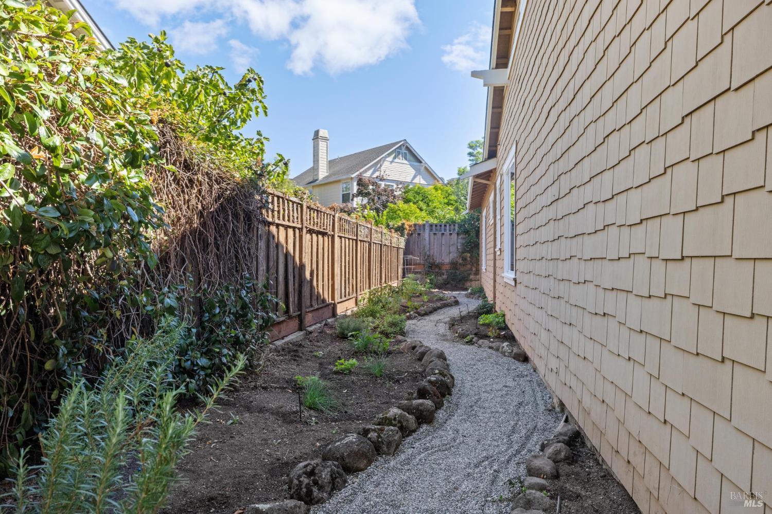 Detail Gallery Image 47 of 49 For 221 Spindle Ct, San Rafael,  CA 94903 - 4 Beds | 4 Baths