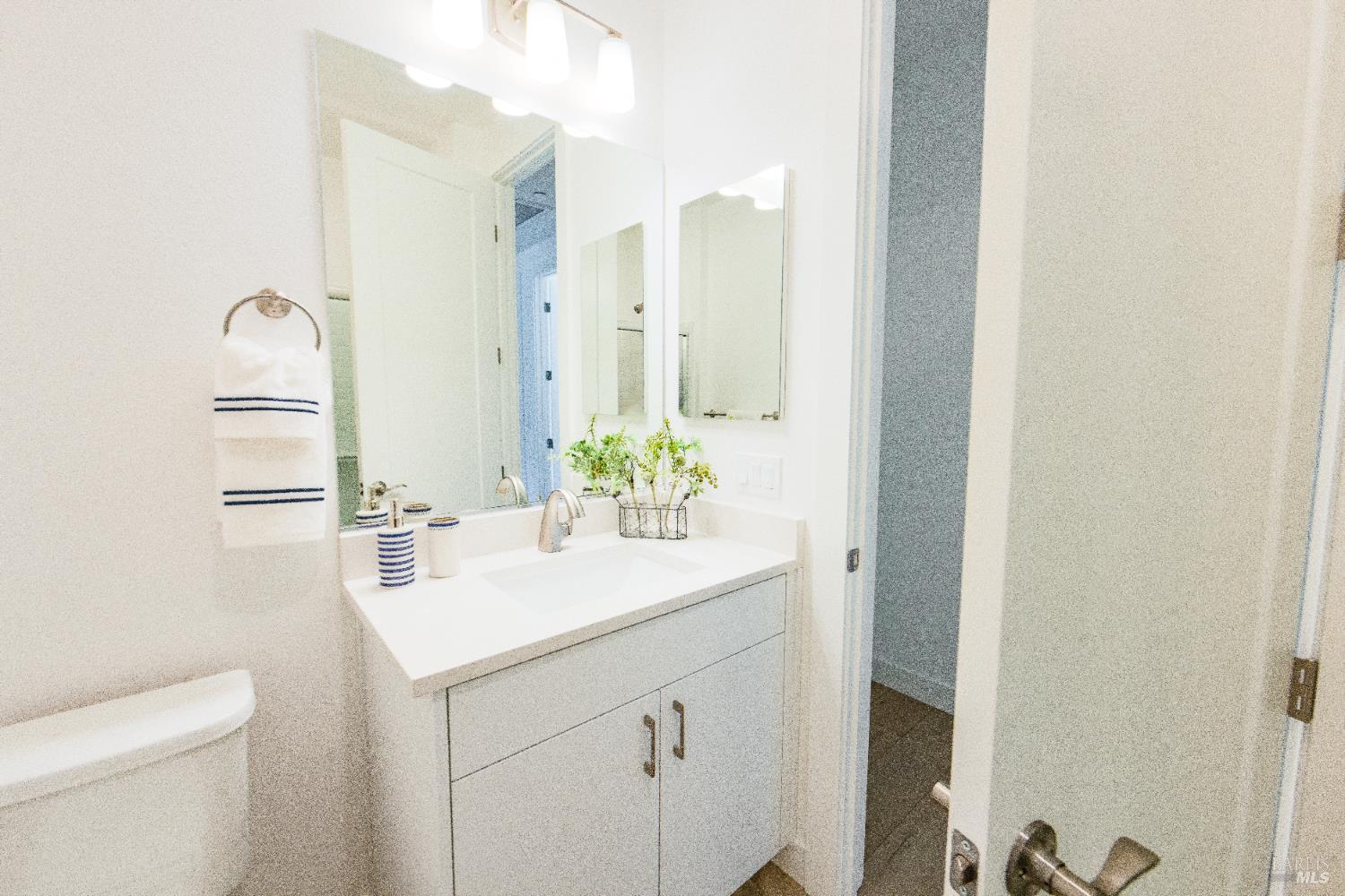 Detail Gallery Image 15 of 16 For 6601 Stone Bridge Rd, Santa Rosa,  CA 95409 - 3 Beds | 2 Baths