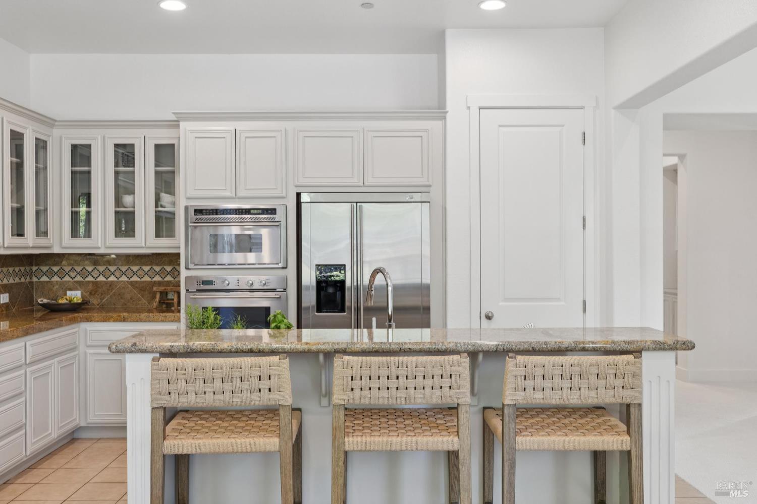 Detail Gallery Image 4 of 49 For 221 Spindle Ct, San Rafael,  CA 94903 - 4 Beds | 4 Baths