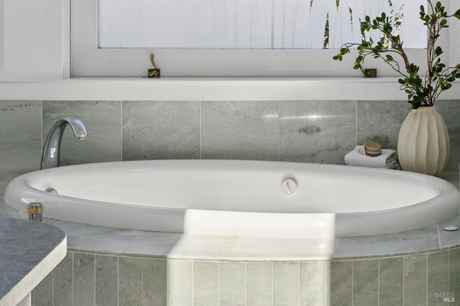 Detail Gallery Image 29 of 66 For 15 Prospect Ave, Sausalito,  CA 94965 - 3 Beds | 3/2 Baths