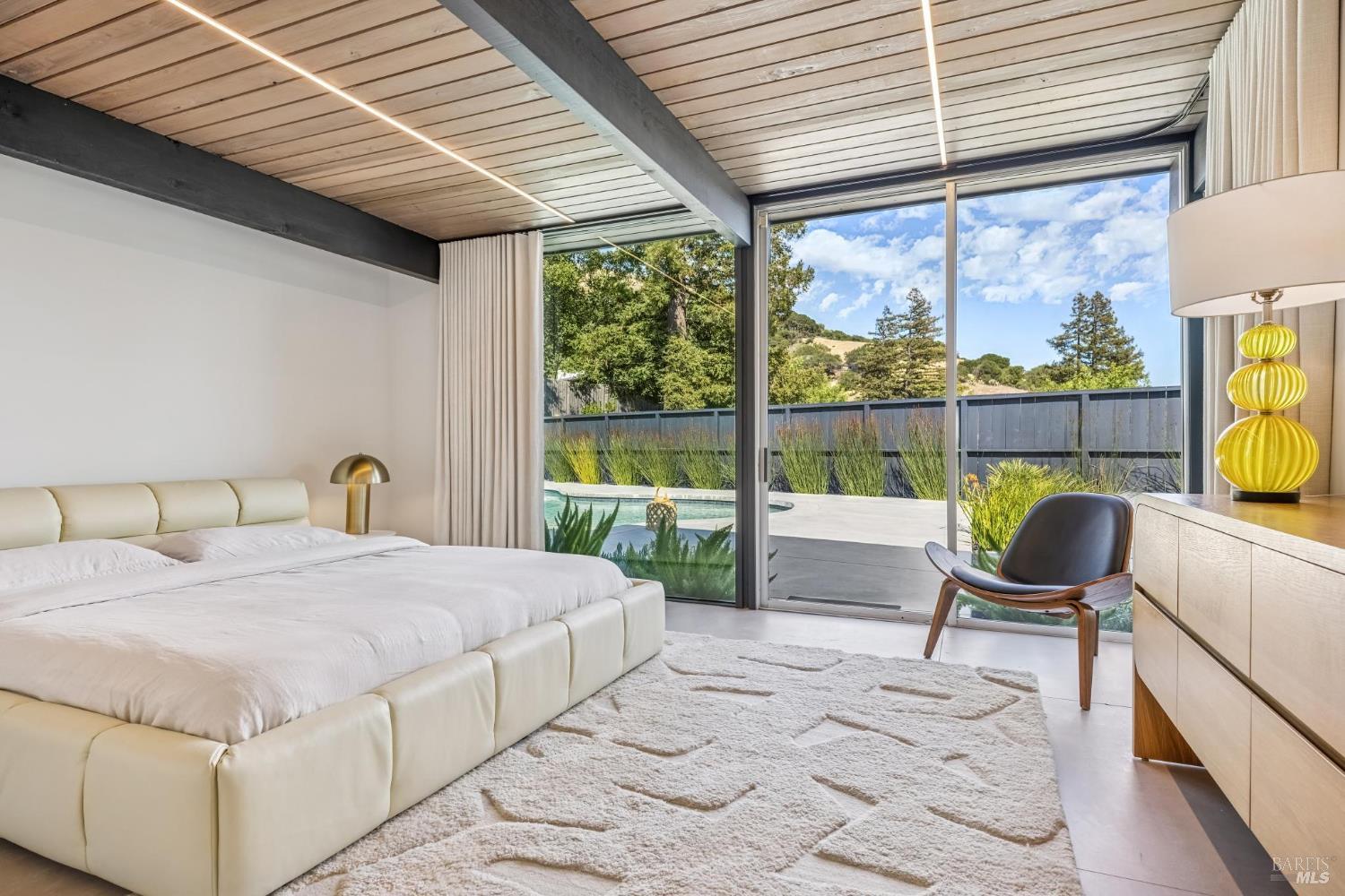 Detail Gallery Image 30 of 53 For 20 Mount Diablo Cir, San Rafael,  CA 94903 - 5 Beds | 2 Baths