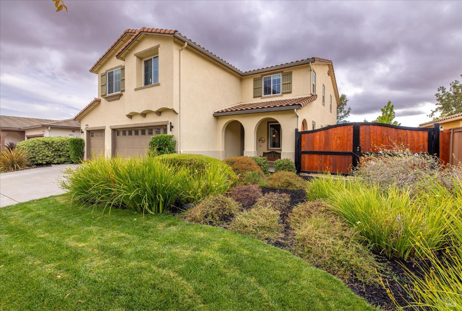 Detail Gallery Image 2 of 43 For 1391 Couples Cir, Fairfield,  CA 94533 - 5 Beds | 3 Baths