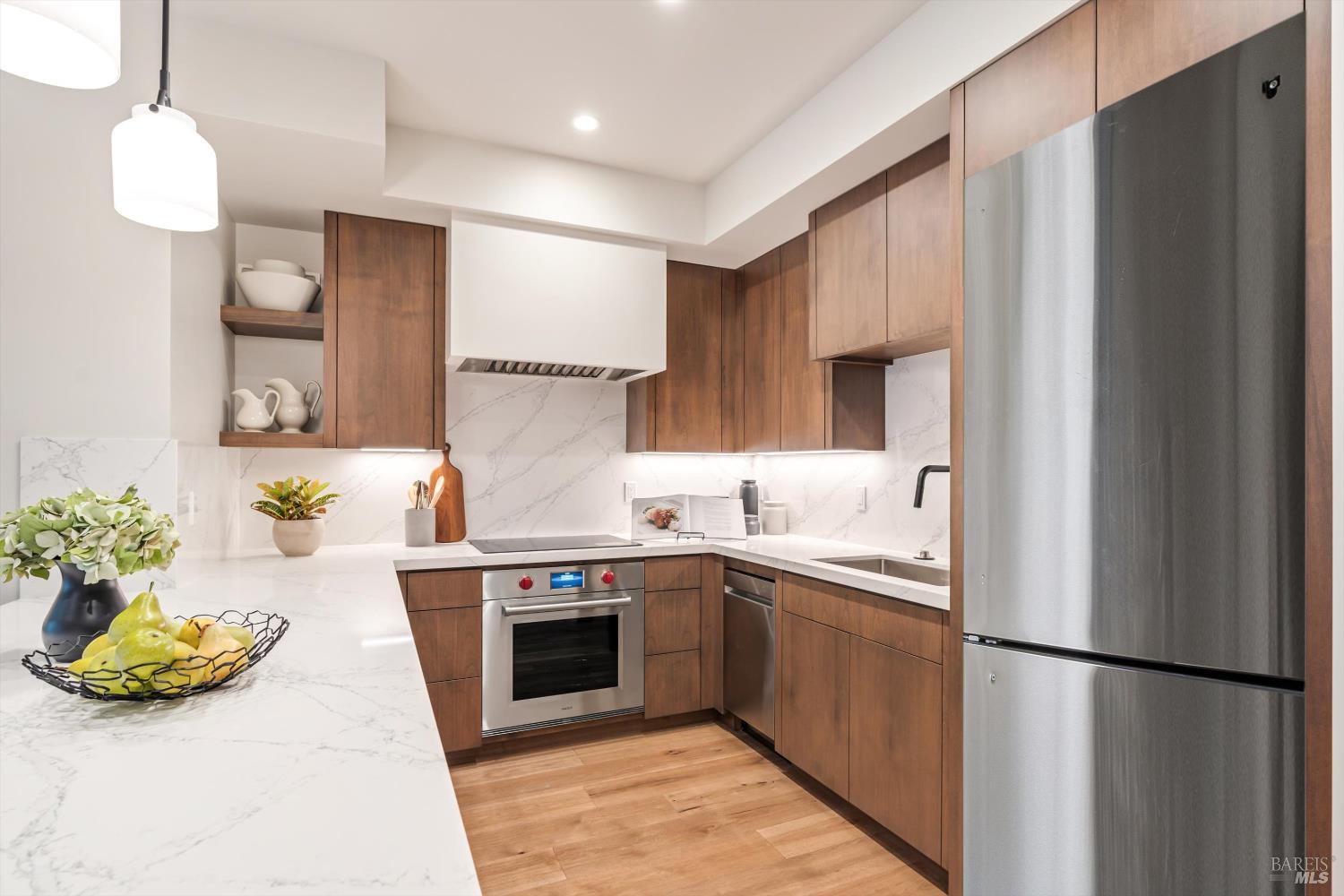 Detail Gallery Image 6 of 30 For 532 Grove St, Healdsburg,  CA 95448 - 2 Beds | 1/1 Baths