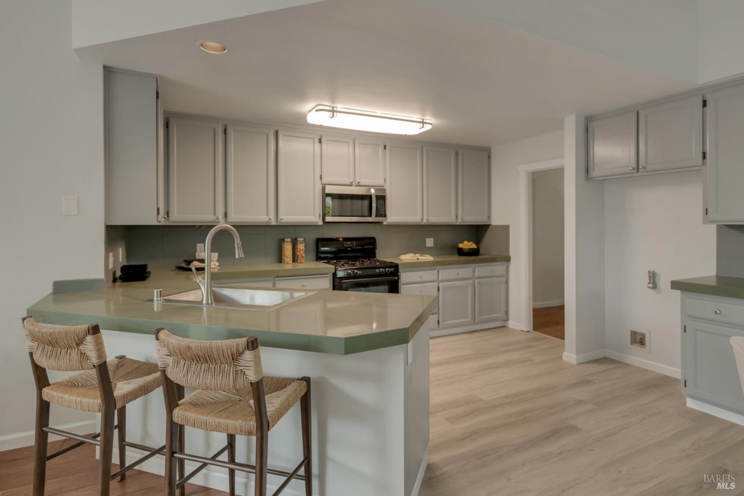 Detail Gallery Image 12 of 47 For 15401 Thomas St, Glen Ellen,  CA 95442 - 3 Beds | 2 Baths