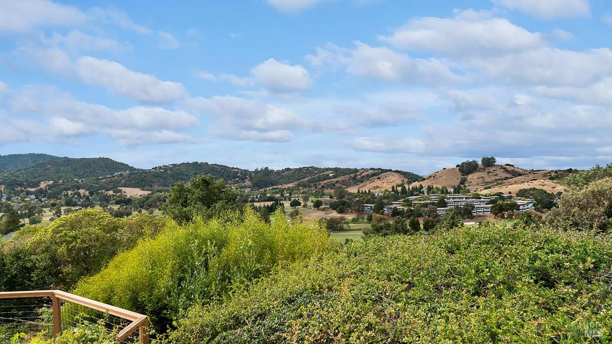 Detail Gallery Image 26 of 50 For 121 San Marino Dr, San Rafael,  CA 94901 - 3 Beds | 2 Baths
