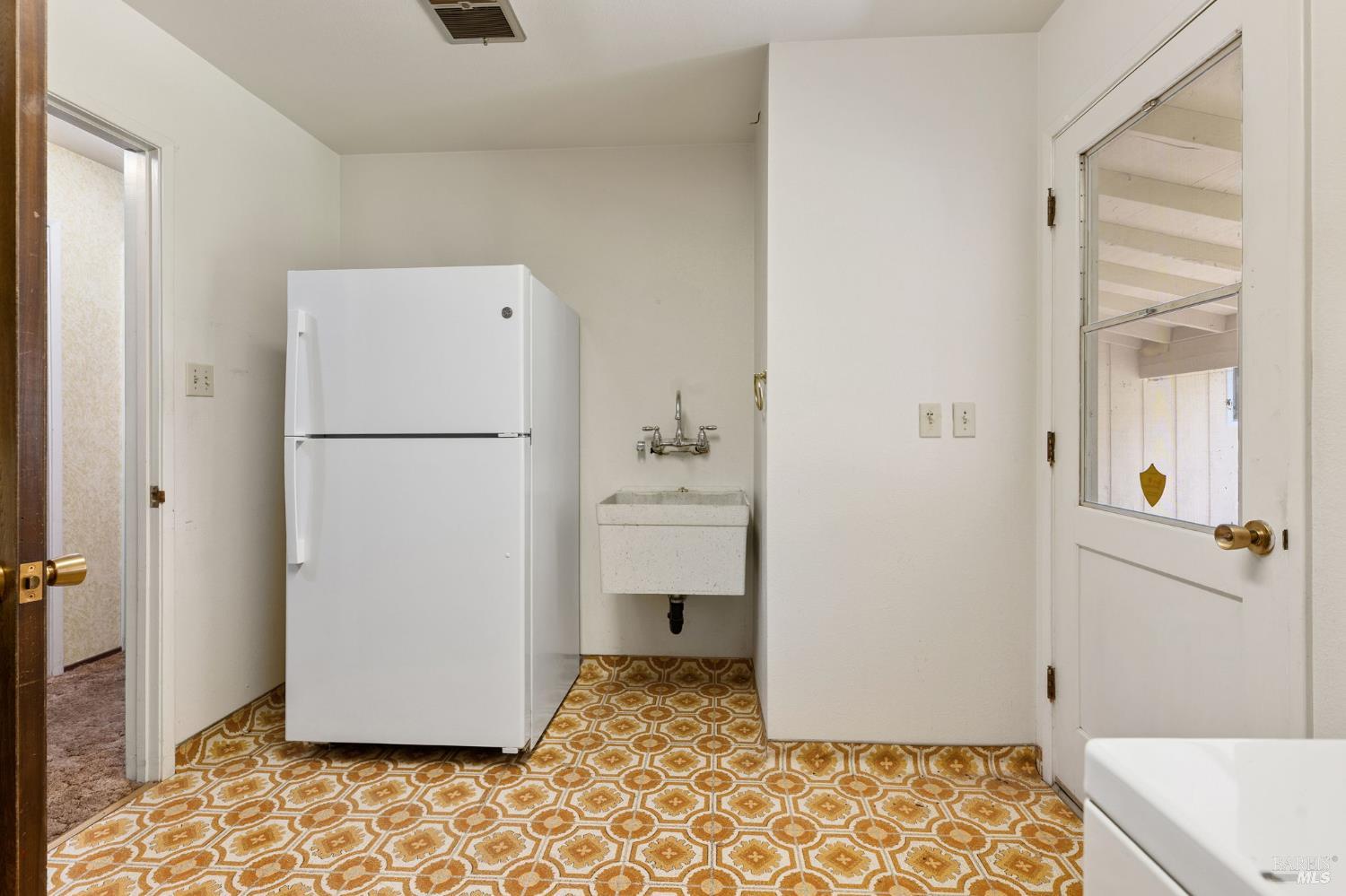 Detail Gallery Image 37 of 64 For 1850 Cravea Ln, Fairfield,  CA 94534 - 5 Beds | 2/1 Baths