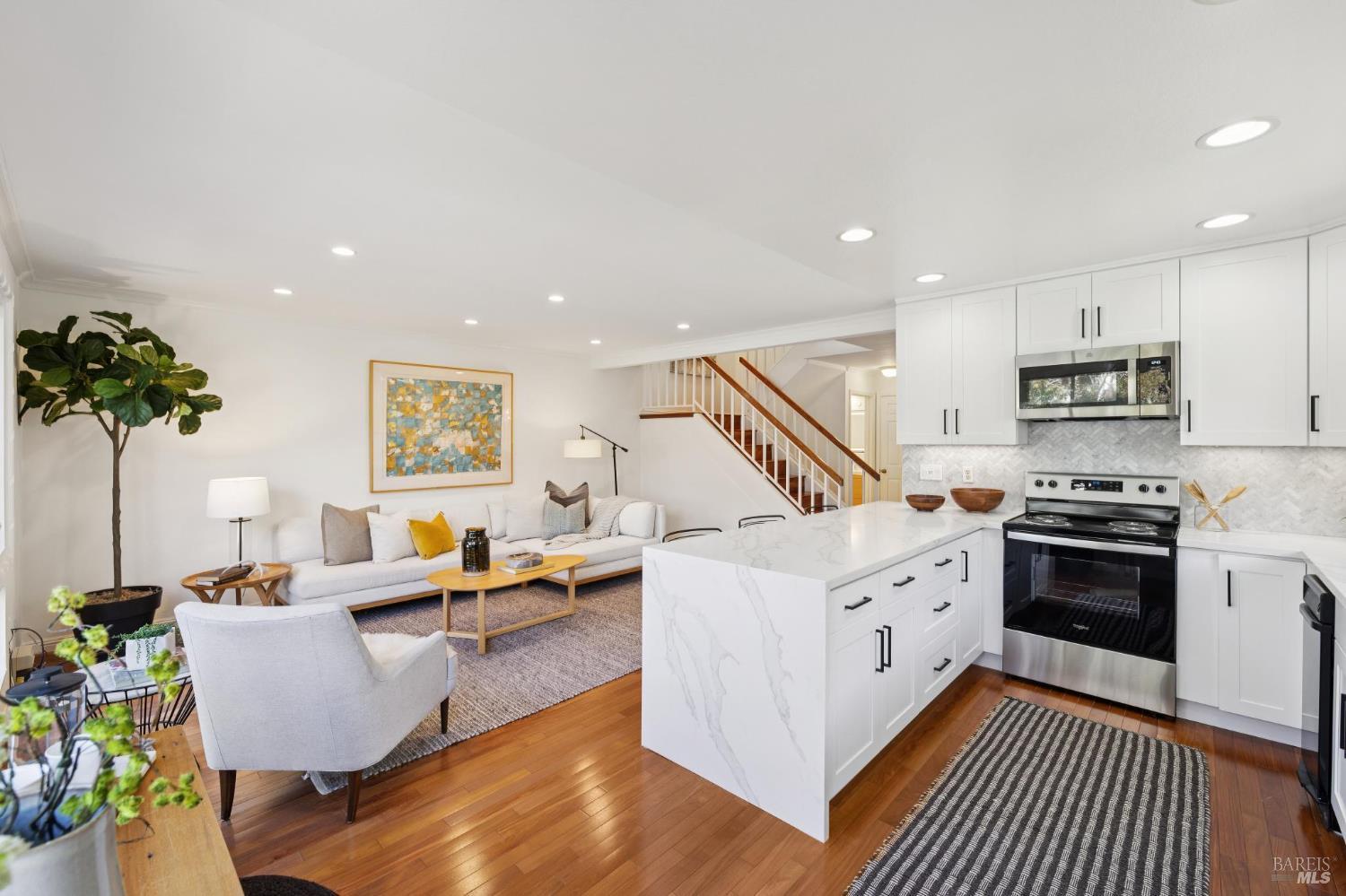 Detail Gallery Image 18 of 40 For 54 Sandpiper Cir, Corte Madera,  CA 94925 - 3 Beds | 2/1 Baths